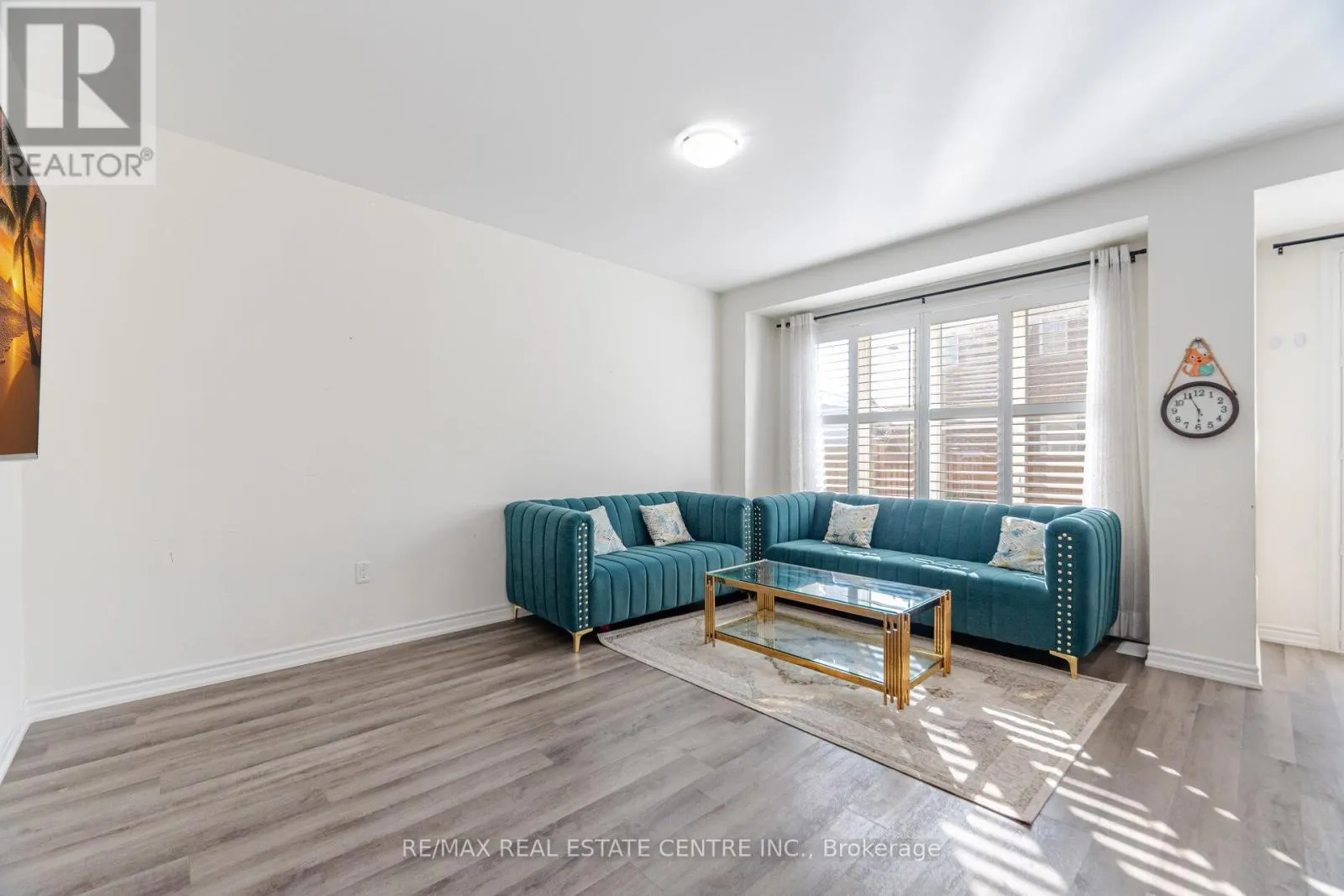 28 - 975 WHITLOCK AVENUE