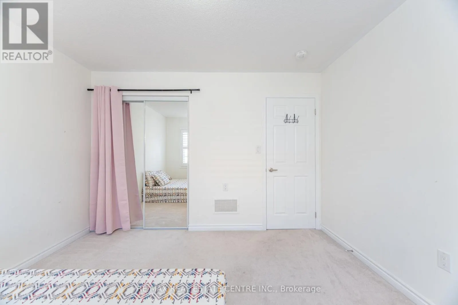 28 - 975 WHITLOCK AVENUE