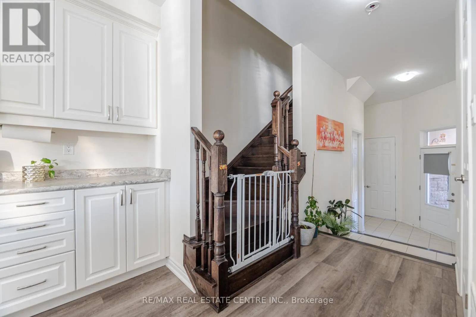 28 - 975 WHITLOCK AVENUE