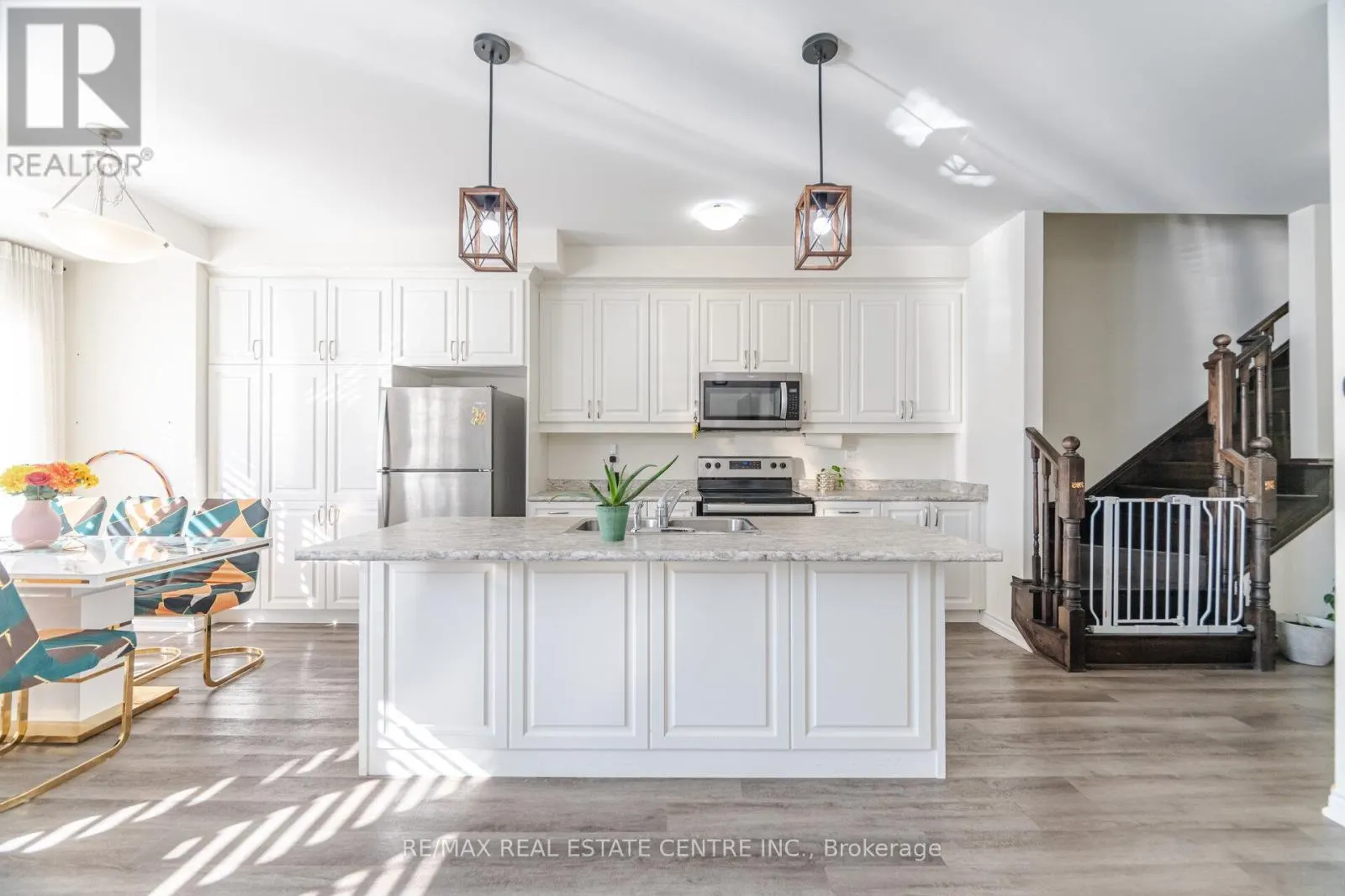 28 - 975 WHITLOCK AVENUE