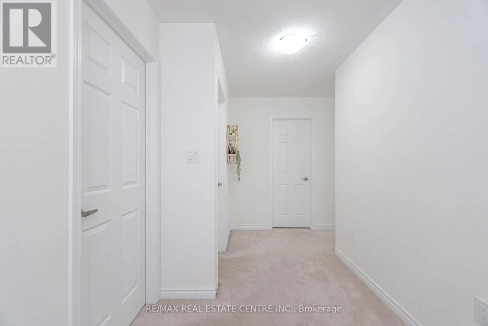 28 - 975 WHITLOCK AVENUE