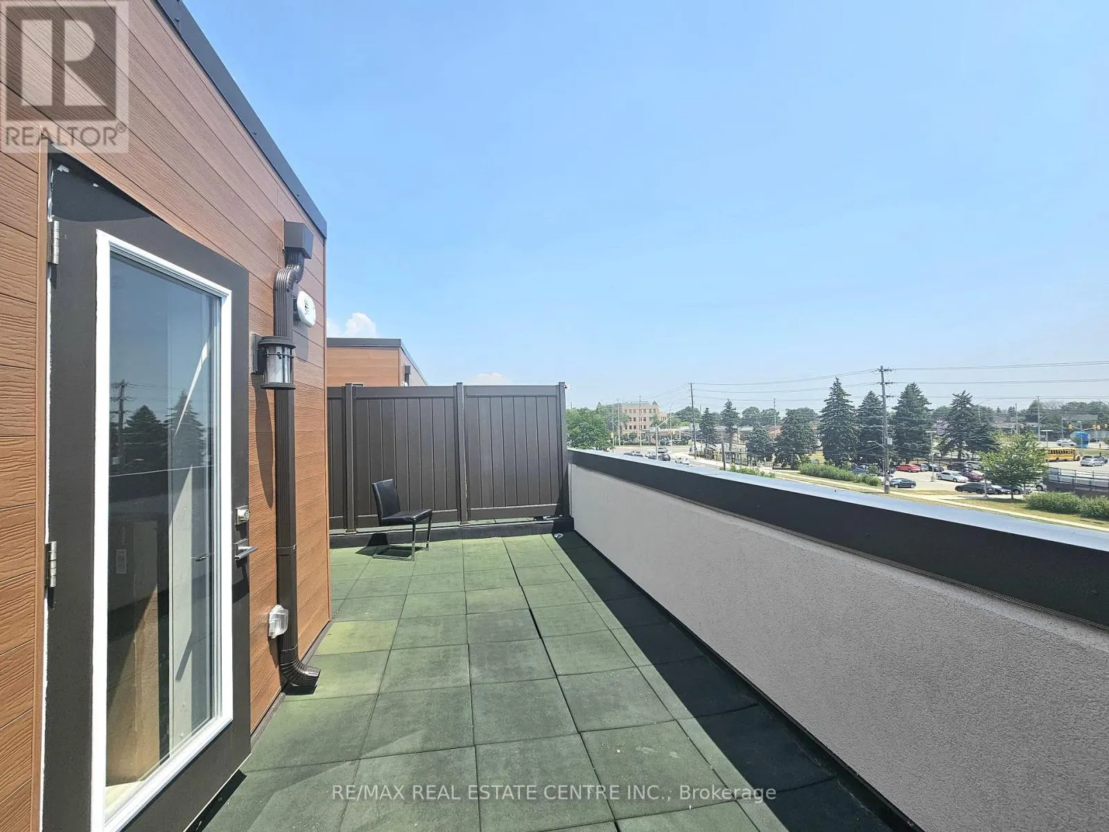 7 - 4017 HICKORY DRIVE