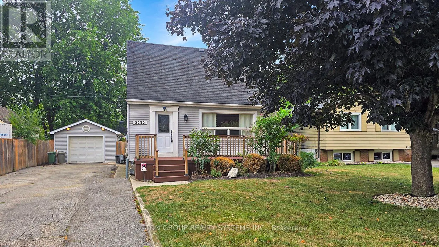 2232 QUEENSWAY DRIVE