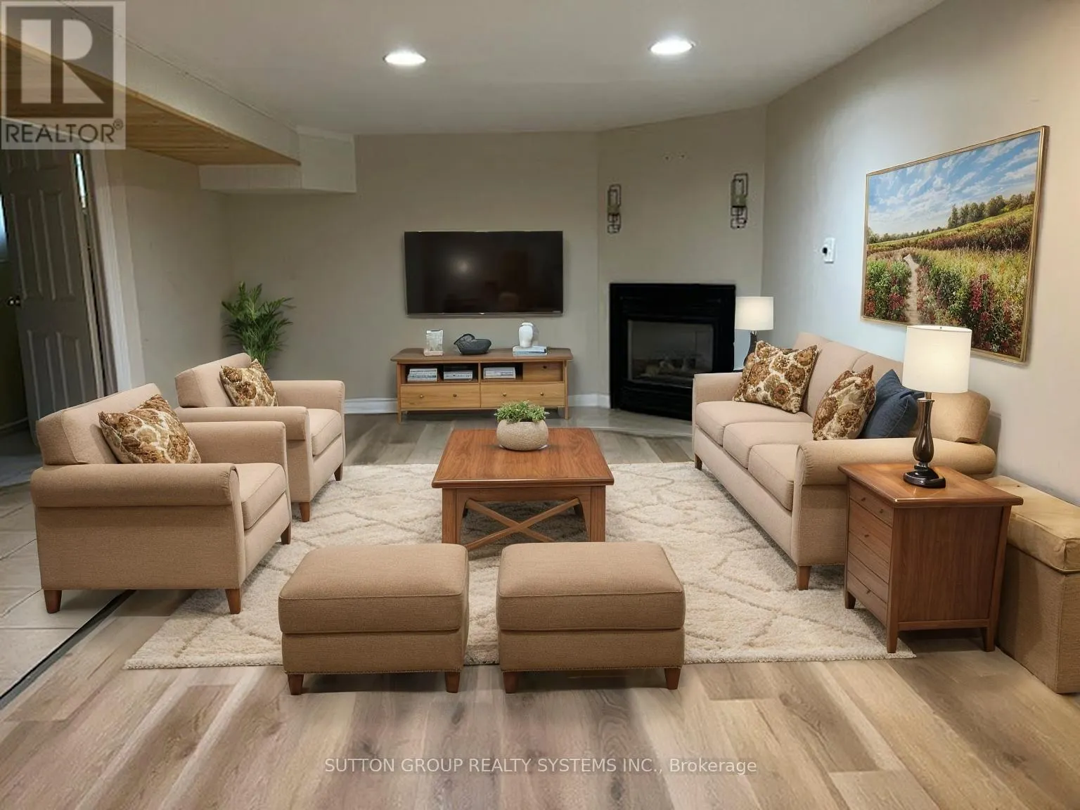 2232 QUEENSWAY DRIVE