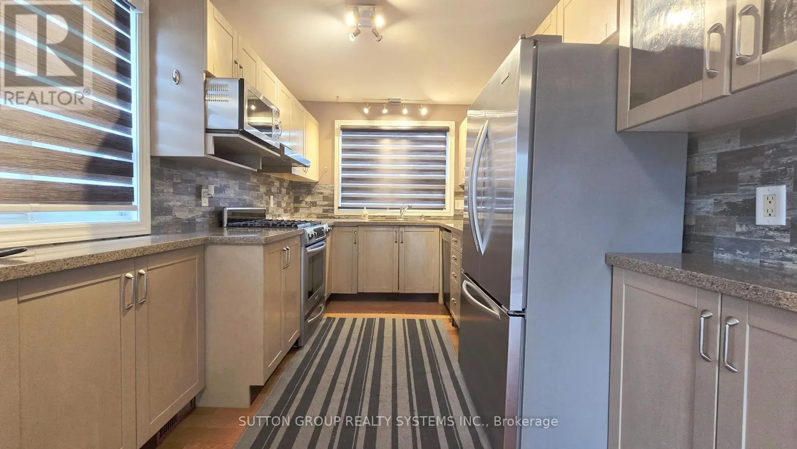 2232 QUEENSWAY DRIVE