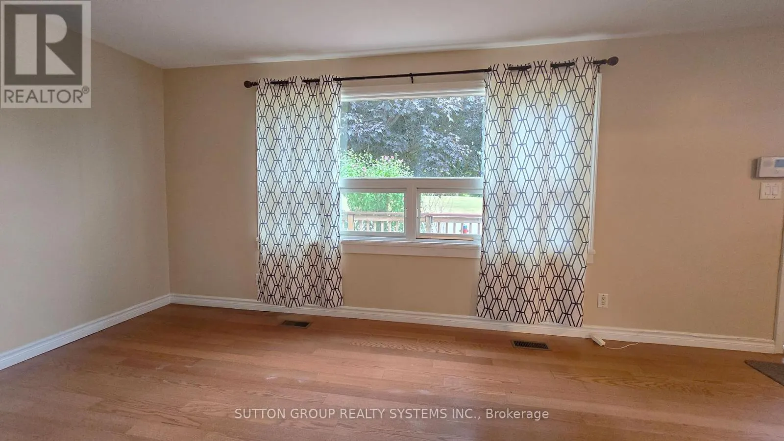 2232 QUEENSWAY DRIVE