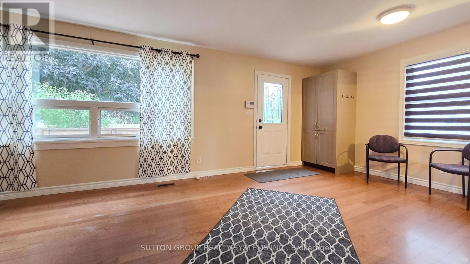 2232 QUEENSWAY DRIVE