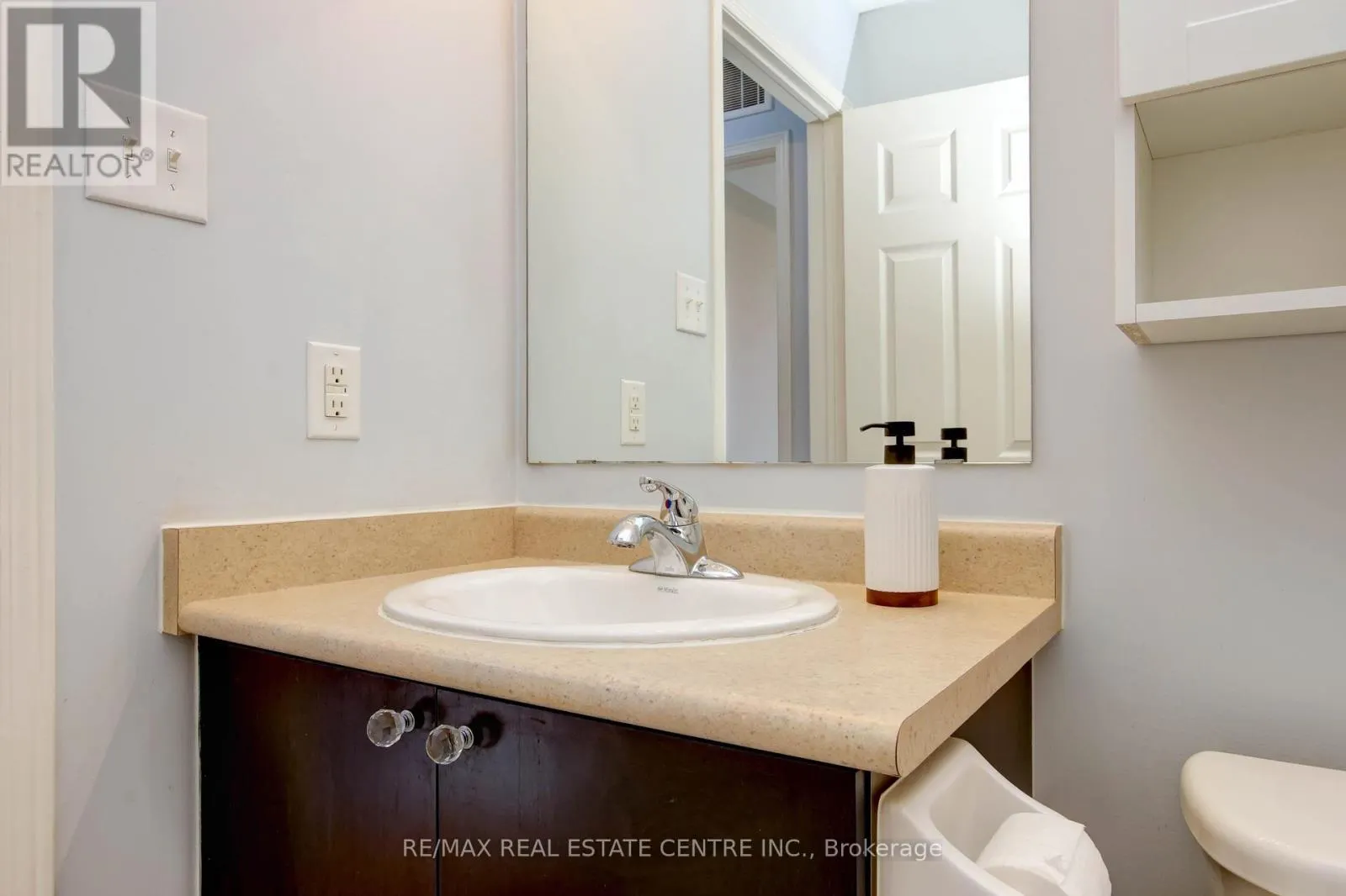 190 - 3050 ERIN CENTRE BOULEVARD