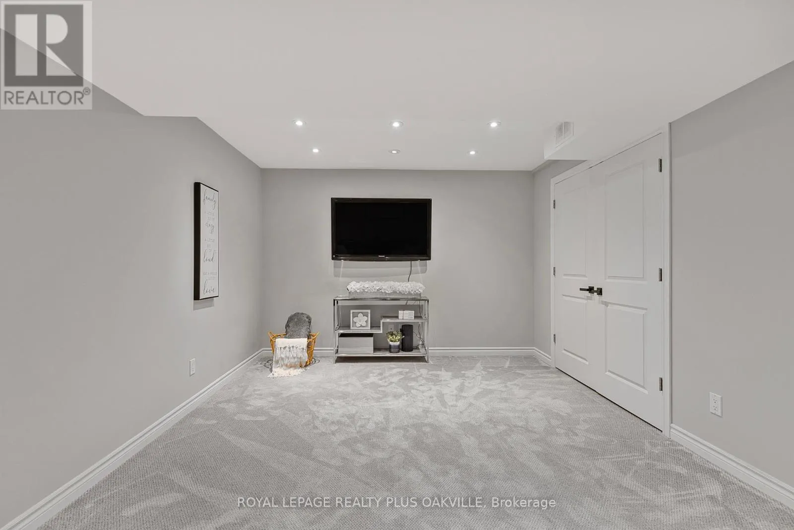 19 - 2997 GLOVER LANE