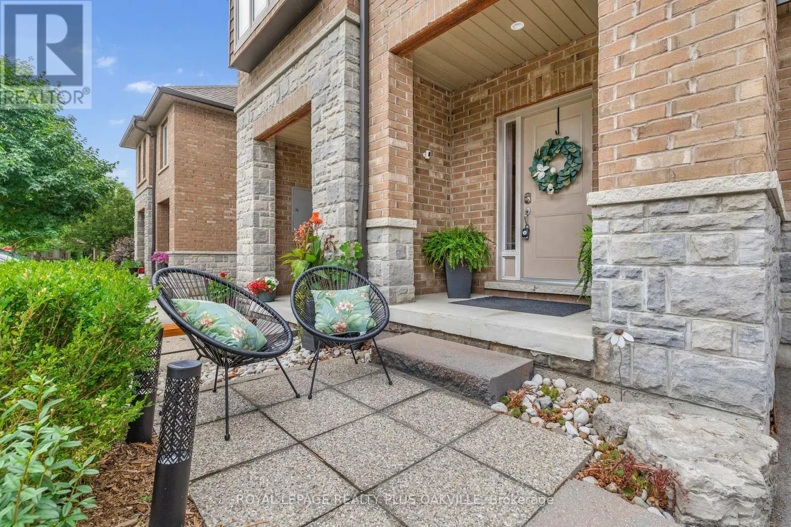 19 - 2997 GLOVER LANE