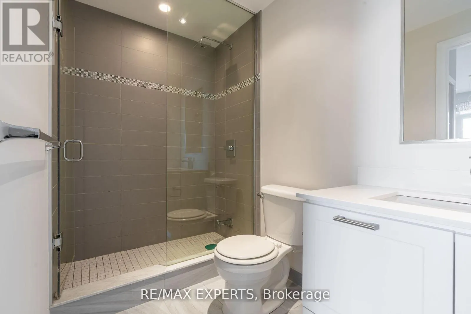 210 - 2480 PRINCE MICHAEL DRIVE N