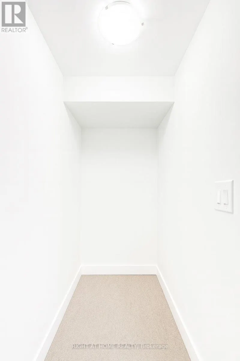 TH15 - 4055 PARKSIDE DRIVE