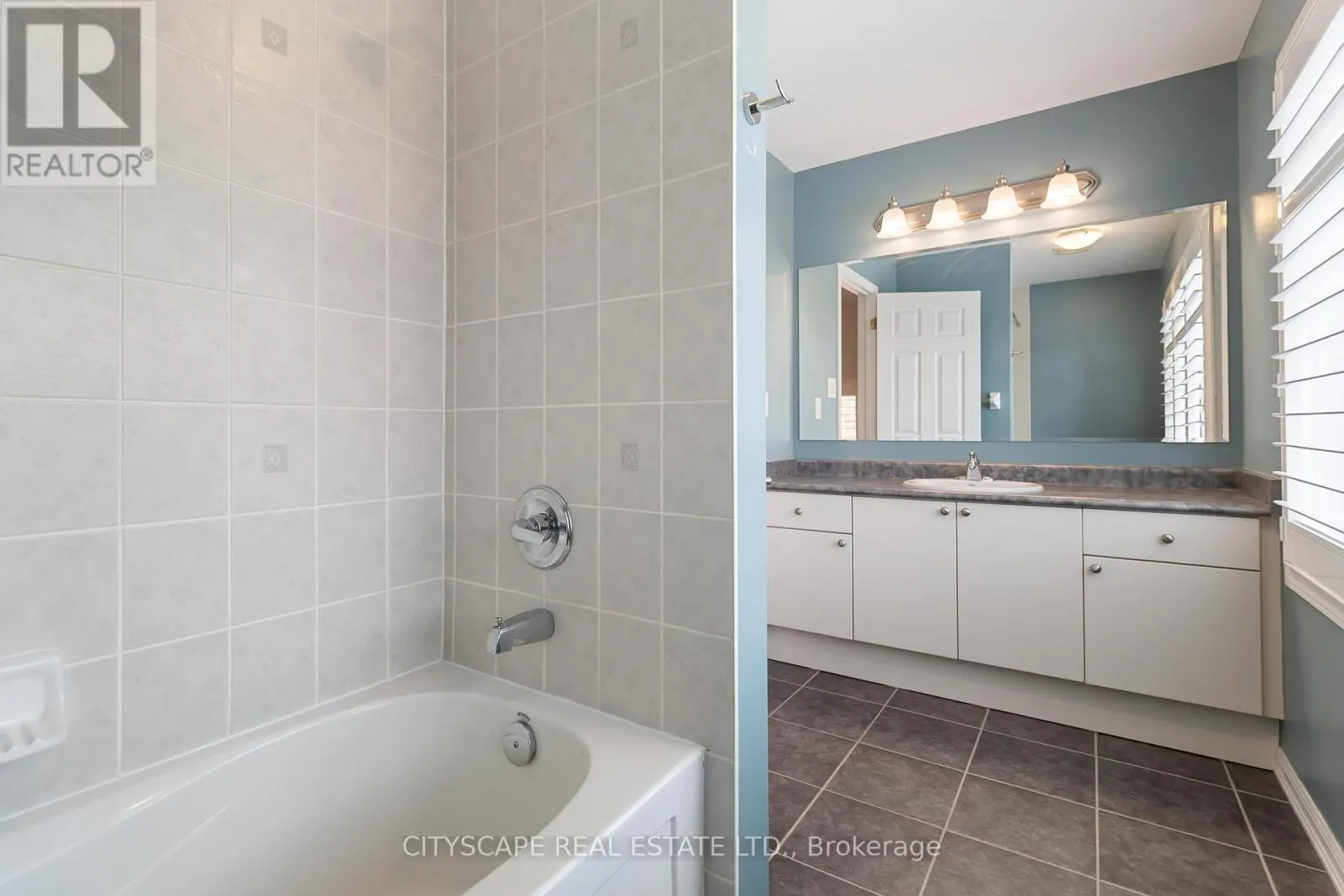 256 WHETHAM HEIGHTS