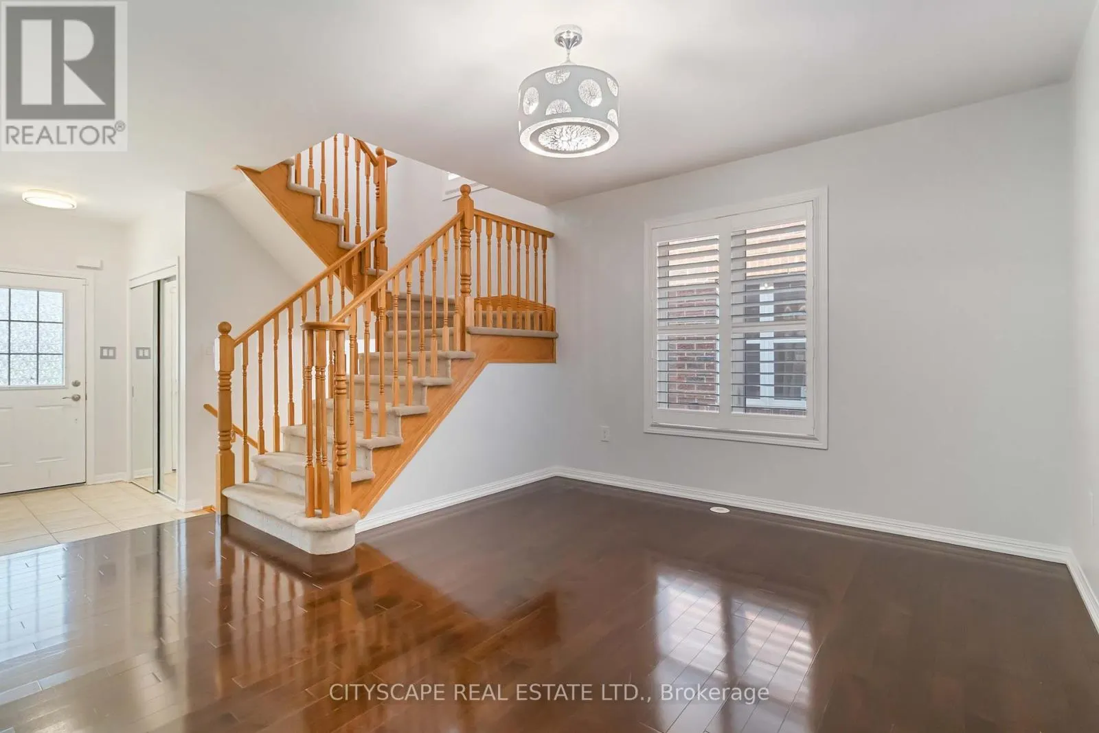 256 WHETHAM HEIGHTS