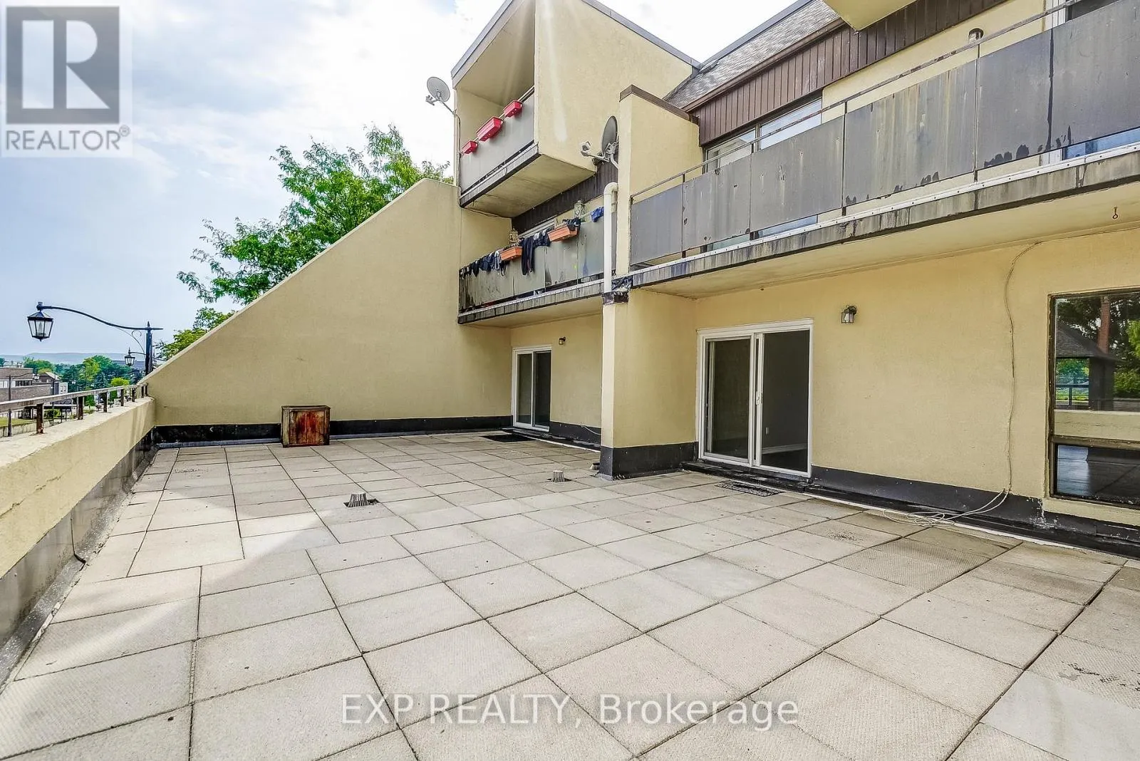 1 - 11 COURT STREET N