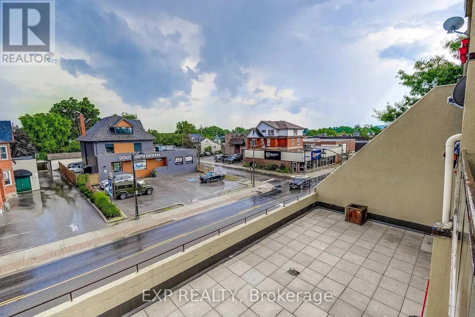 6 - 11 COURT STREET N