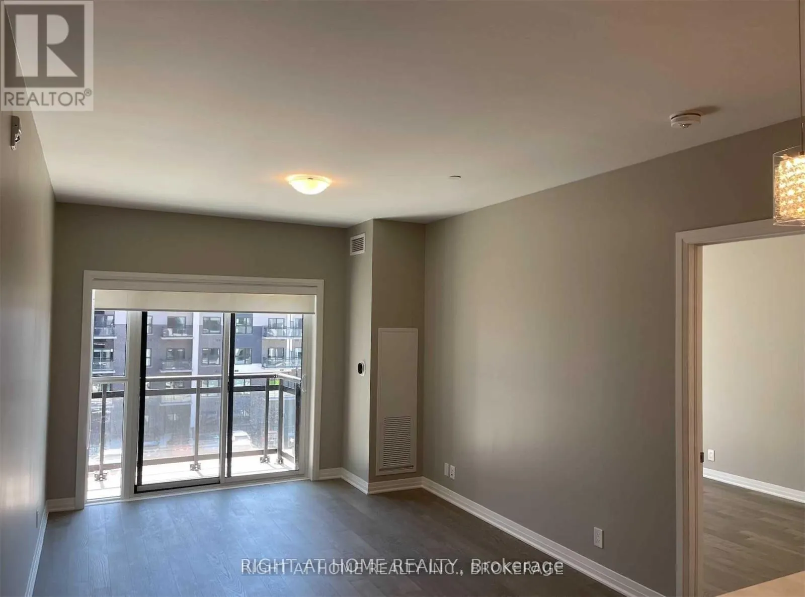 401 - 102 GROVEWOOD COMMON CIRCLE
