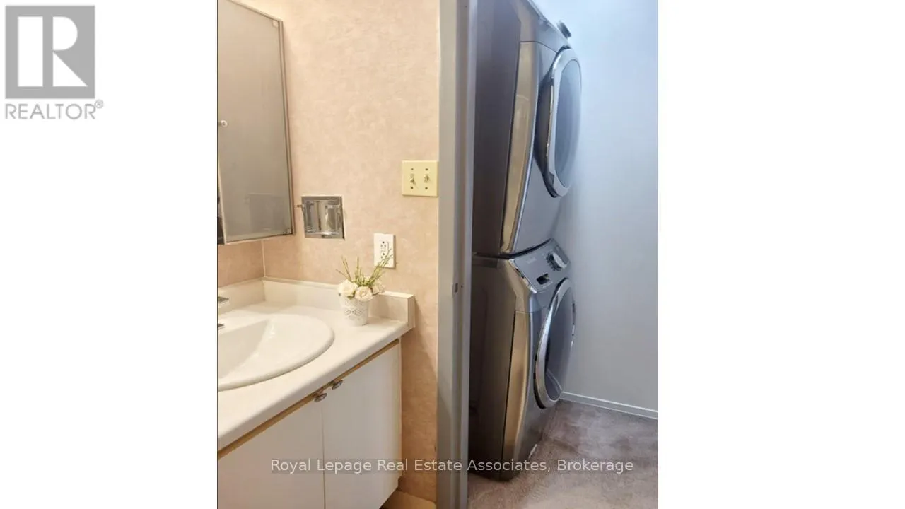 404 - 25 AGNES STREET