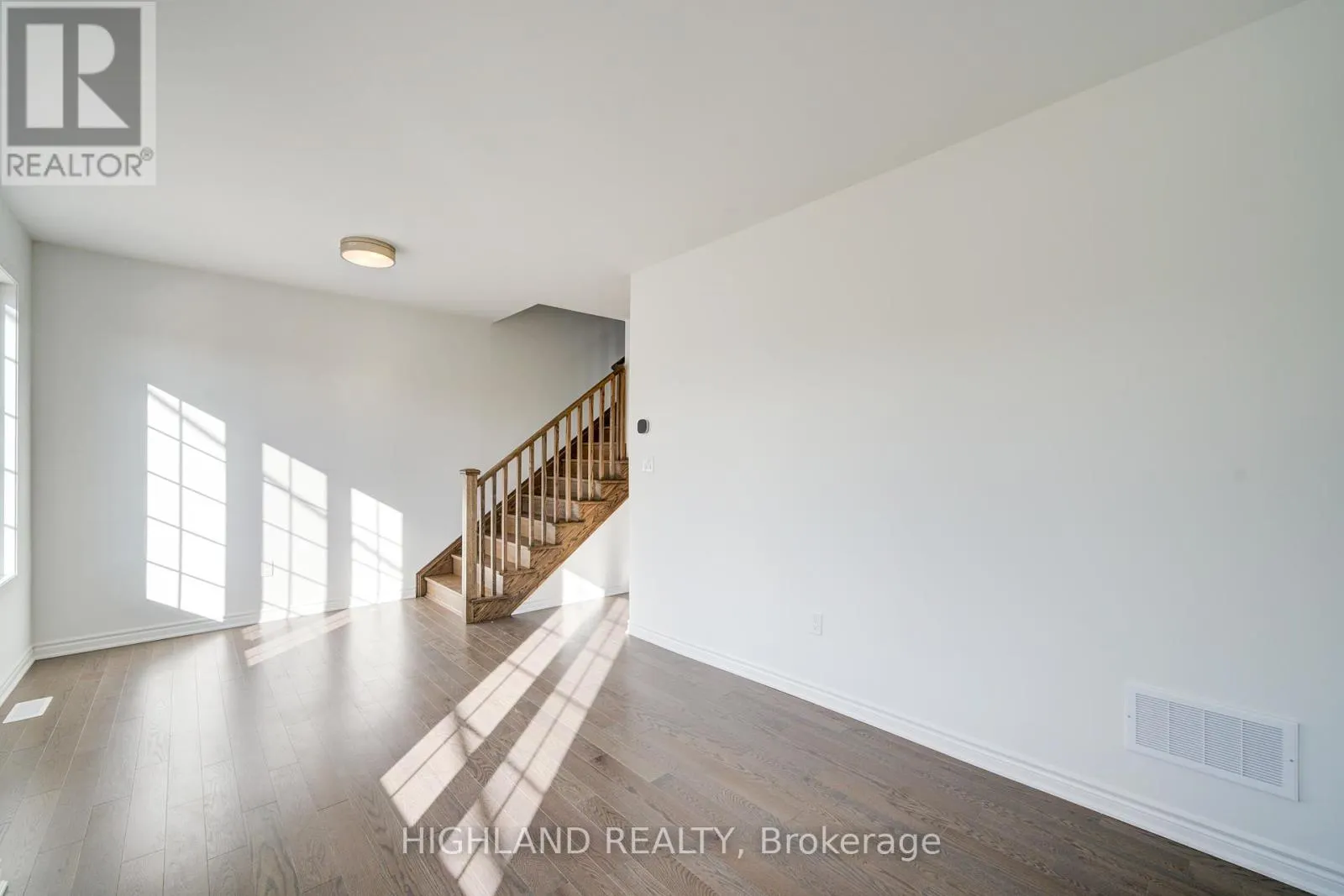 6 - 1210 POPPY GARDENS