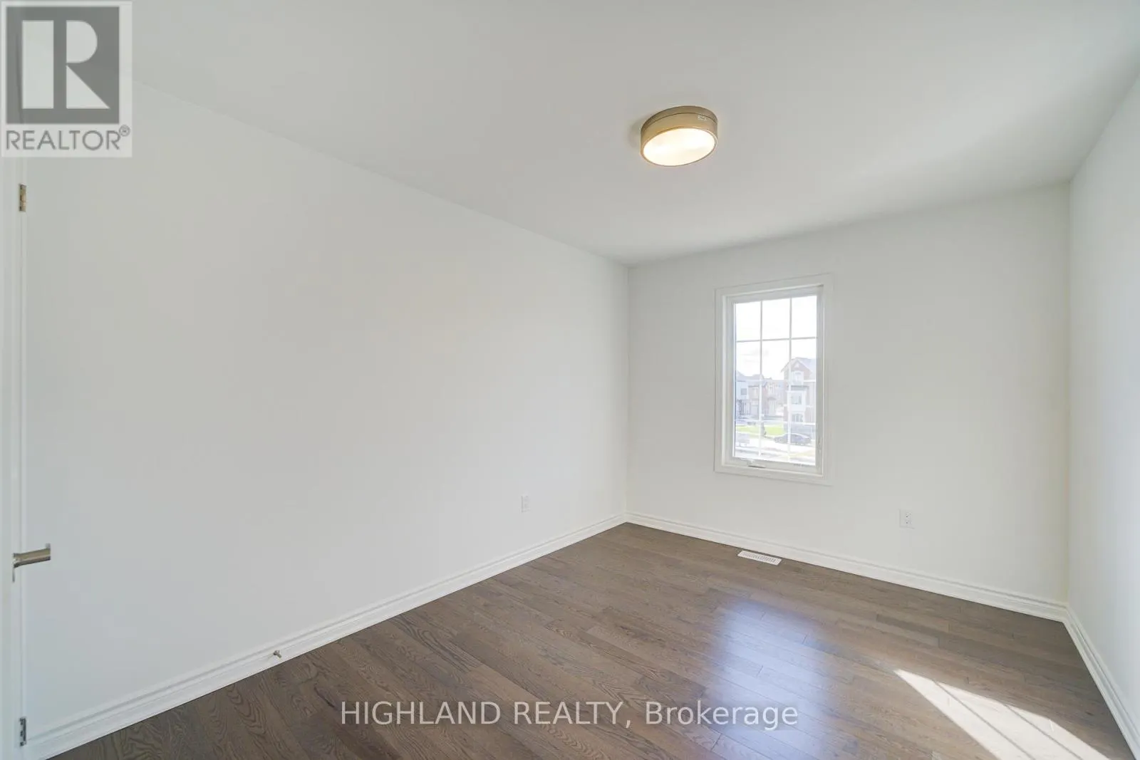 6 - 1210 POPPY GARDENS