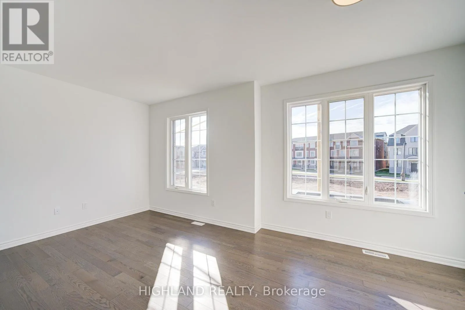 6 - 1210 POPPY GARDENS
