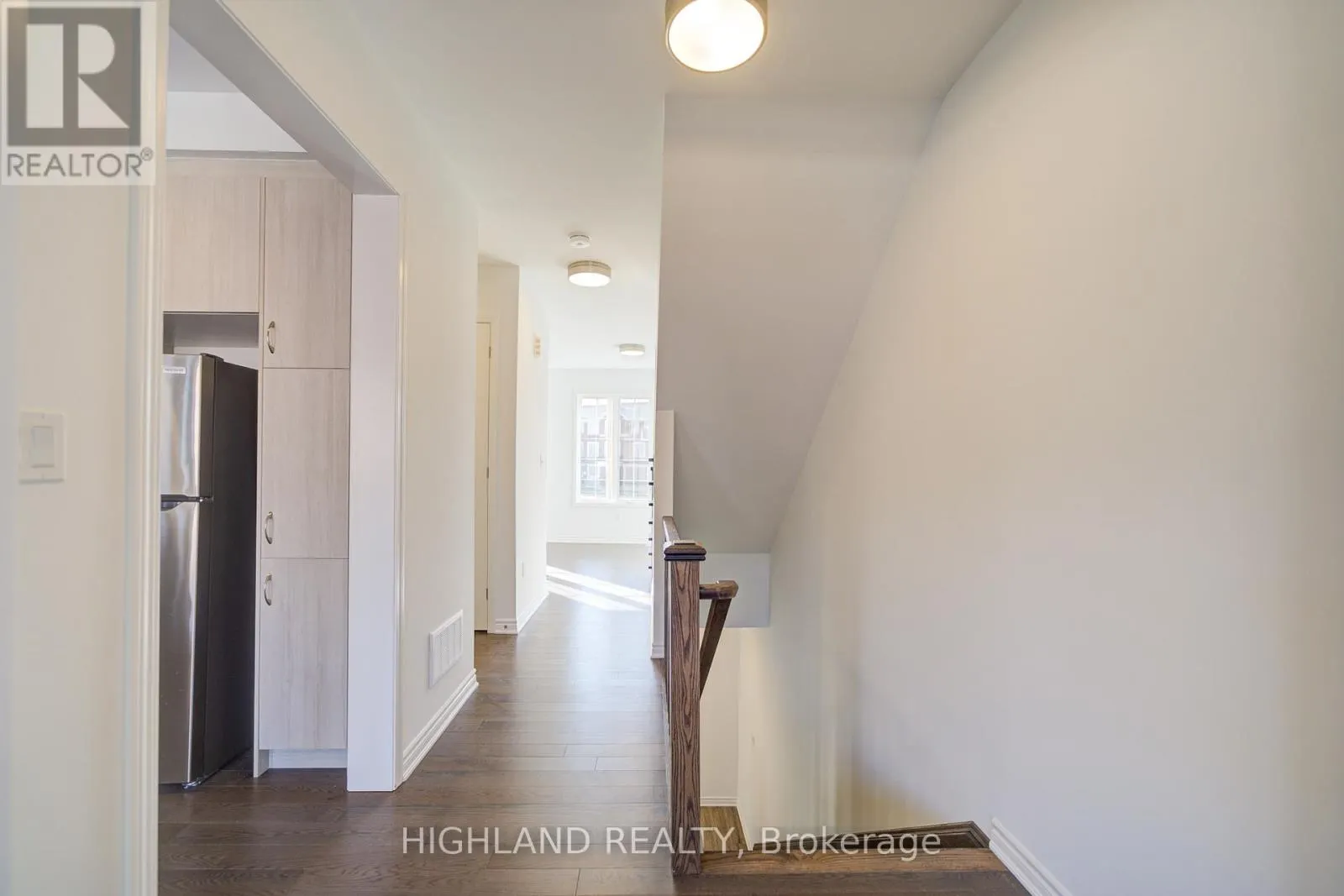6 - 1210 POPPY GARDENS