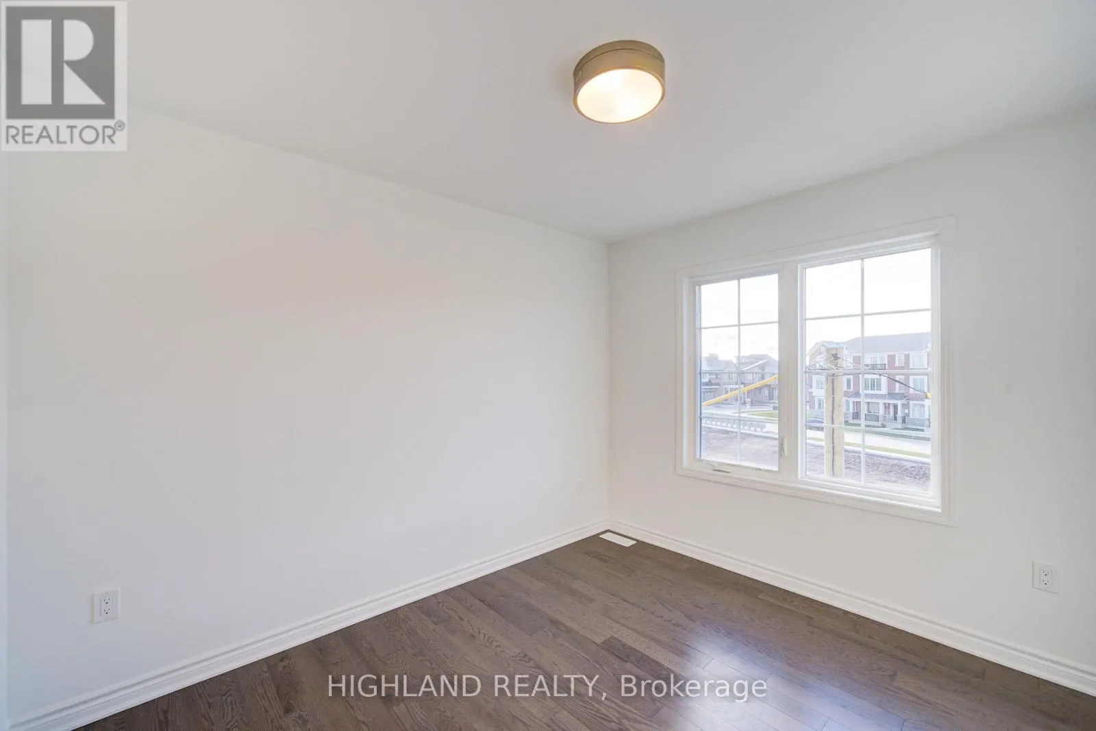 6 - 1210 POPPY GARDENS