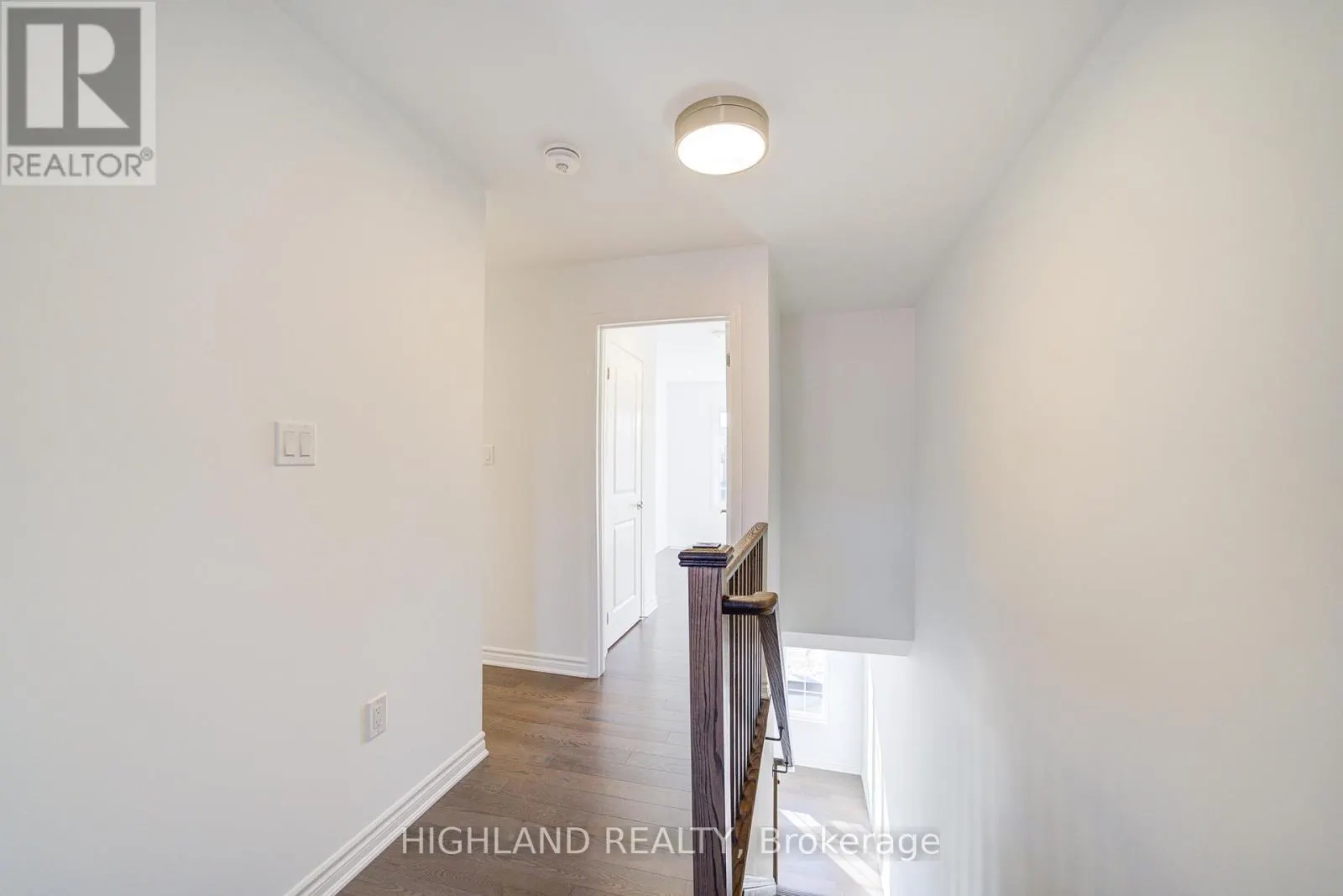6 - 1210 POPPY GARDENS
