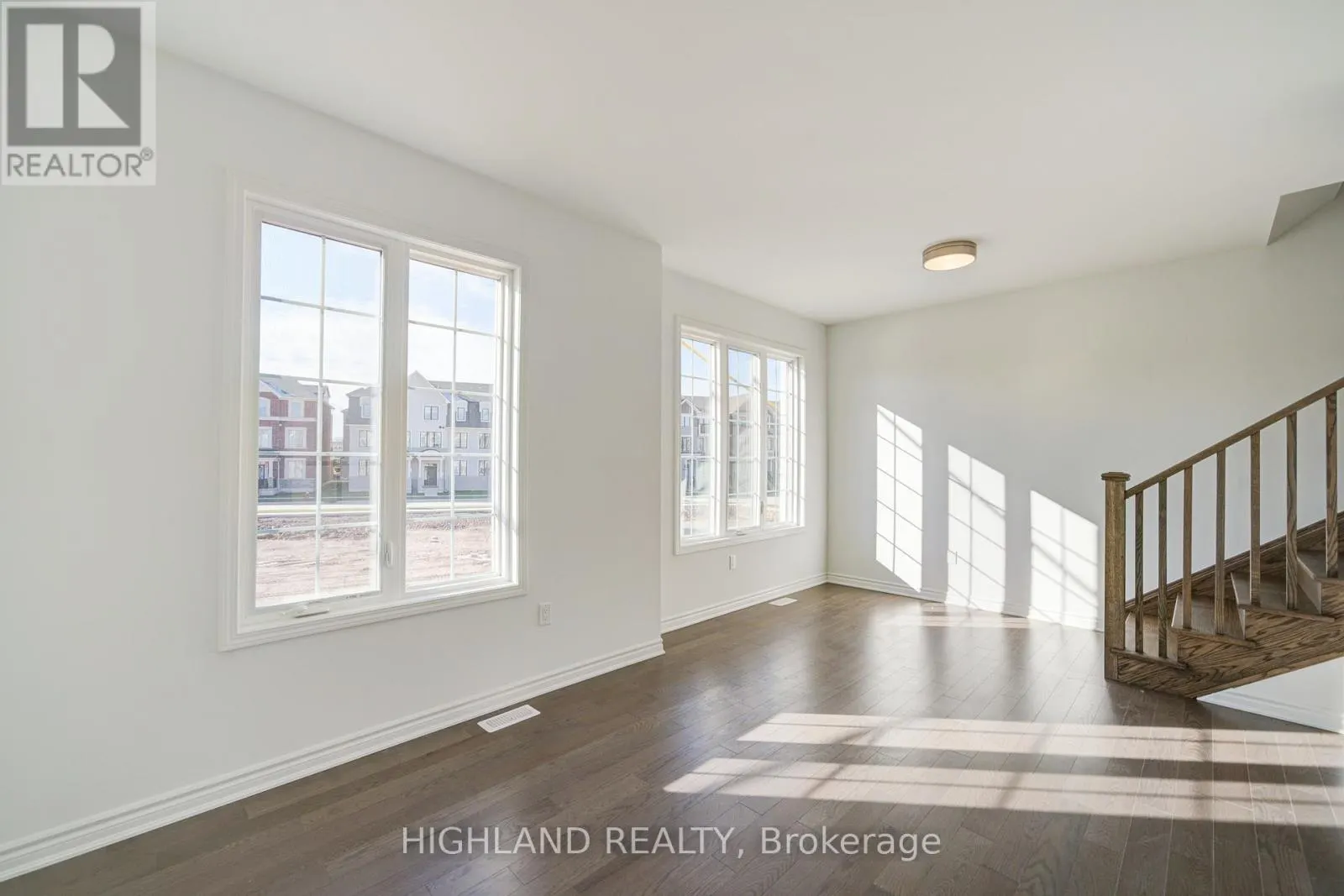 6 - 1210 POPPY GARDENS