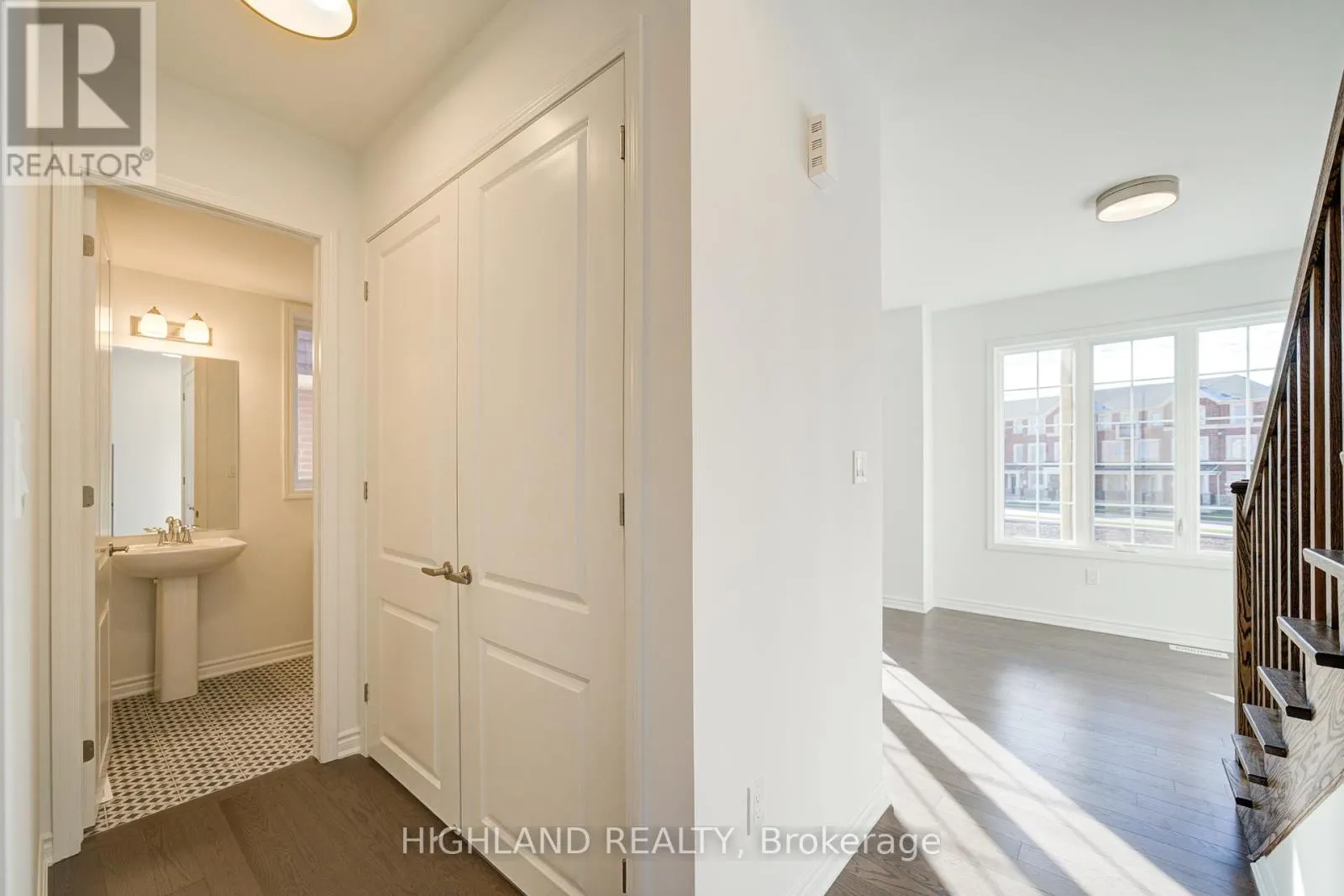 6 - 1210 POPPY GARDENS