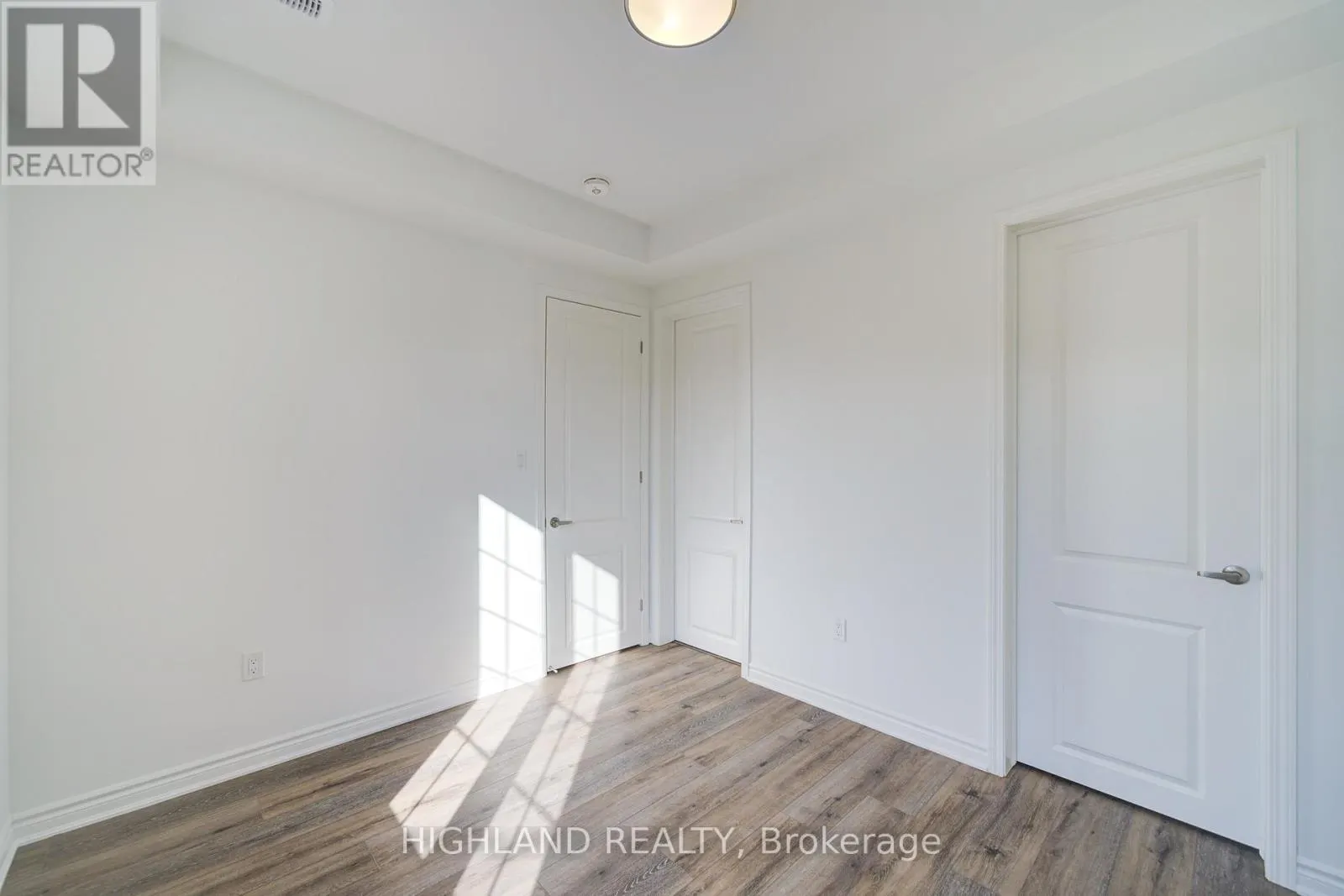 6 - 1210 POPPY GARDENS
