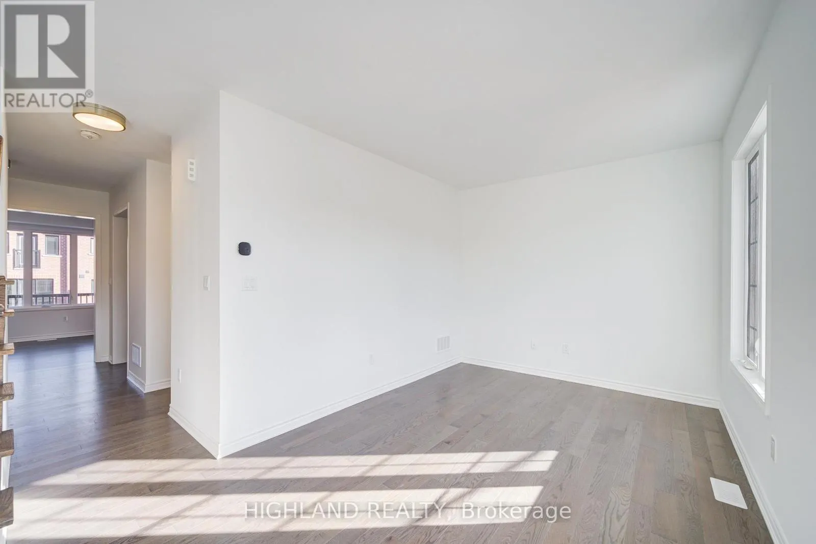 6 - 1210 POPPY GARDENS