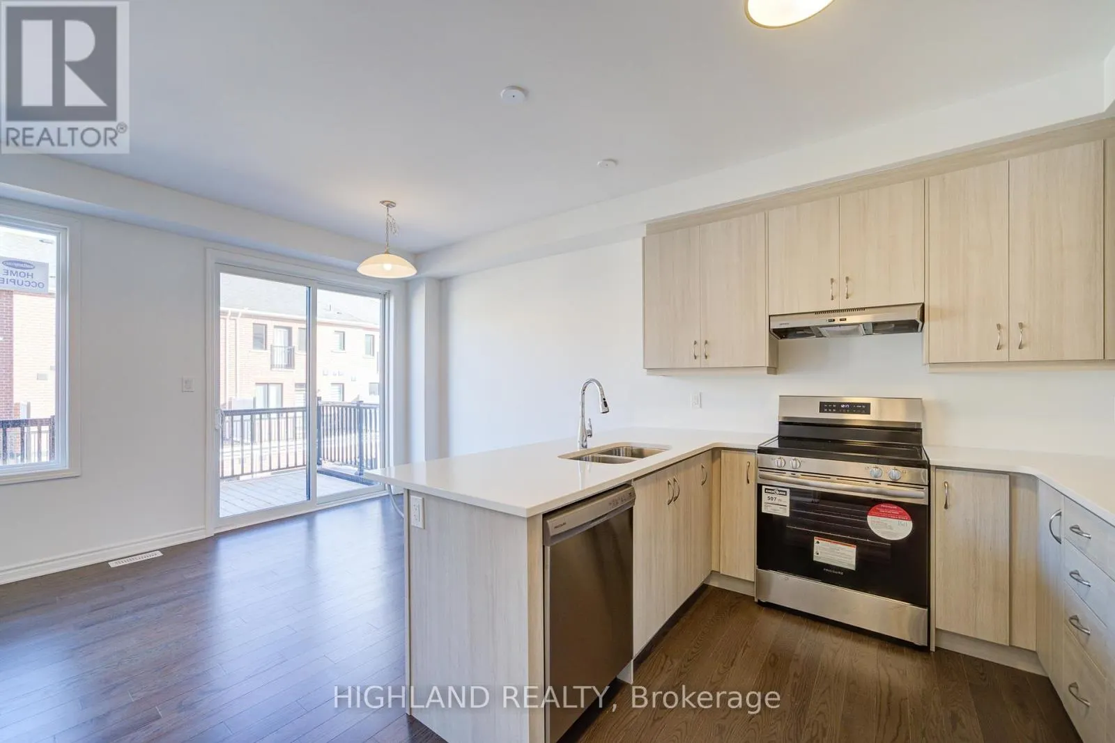 6 - 1210 POPPY GARDENS