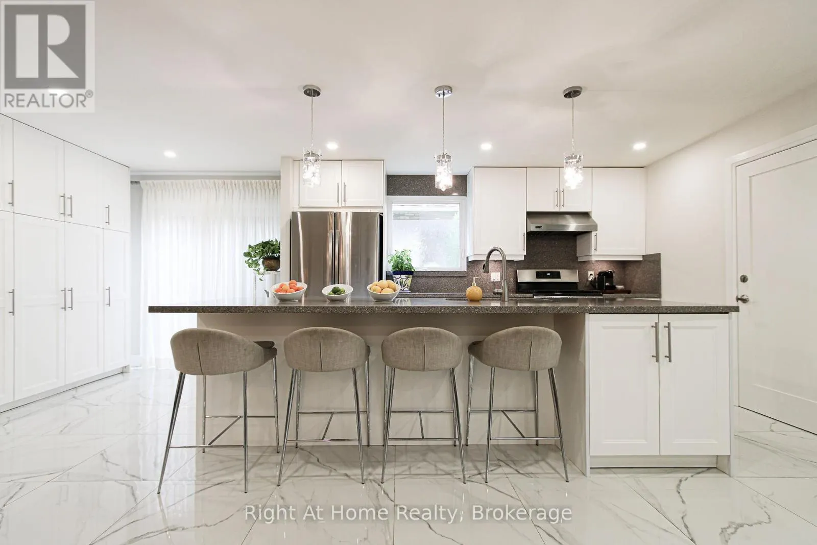 2495 SNOWHILL COURT