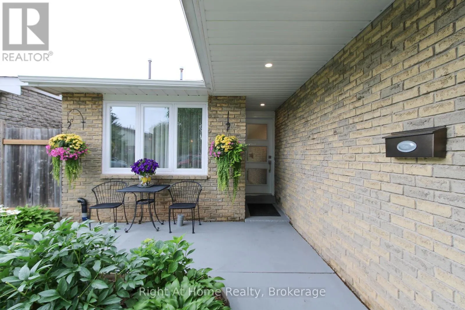 2495 SNOWHILL COURT