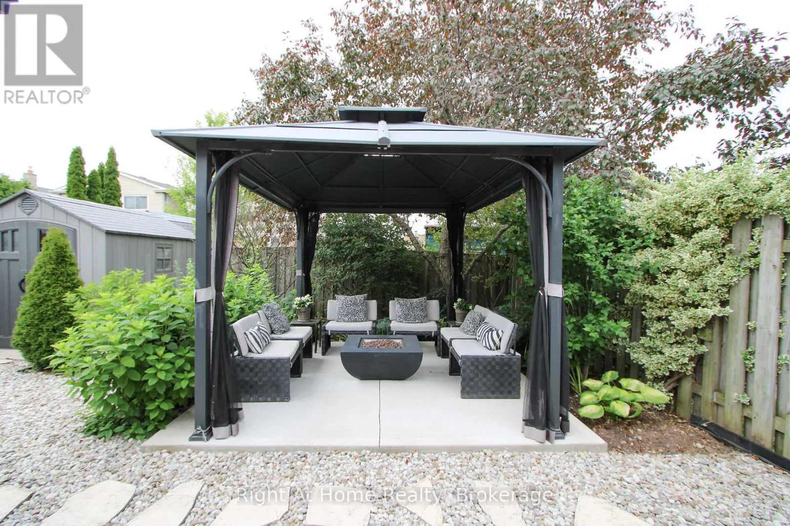 2495 SNOWHILL COURT