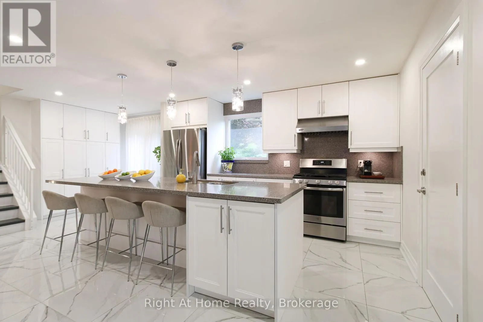 2495 SNOWHILL COURT