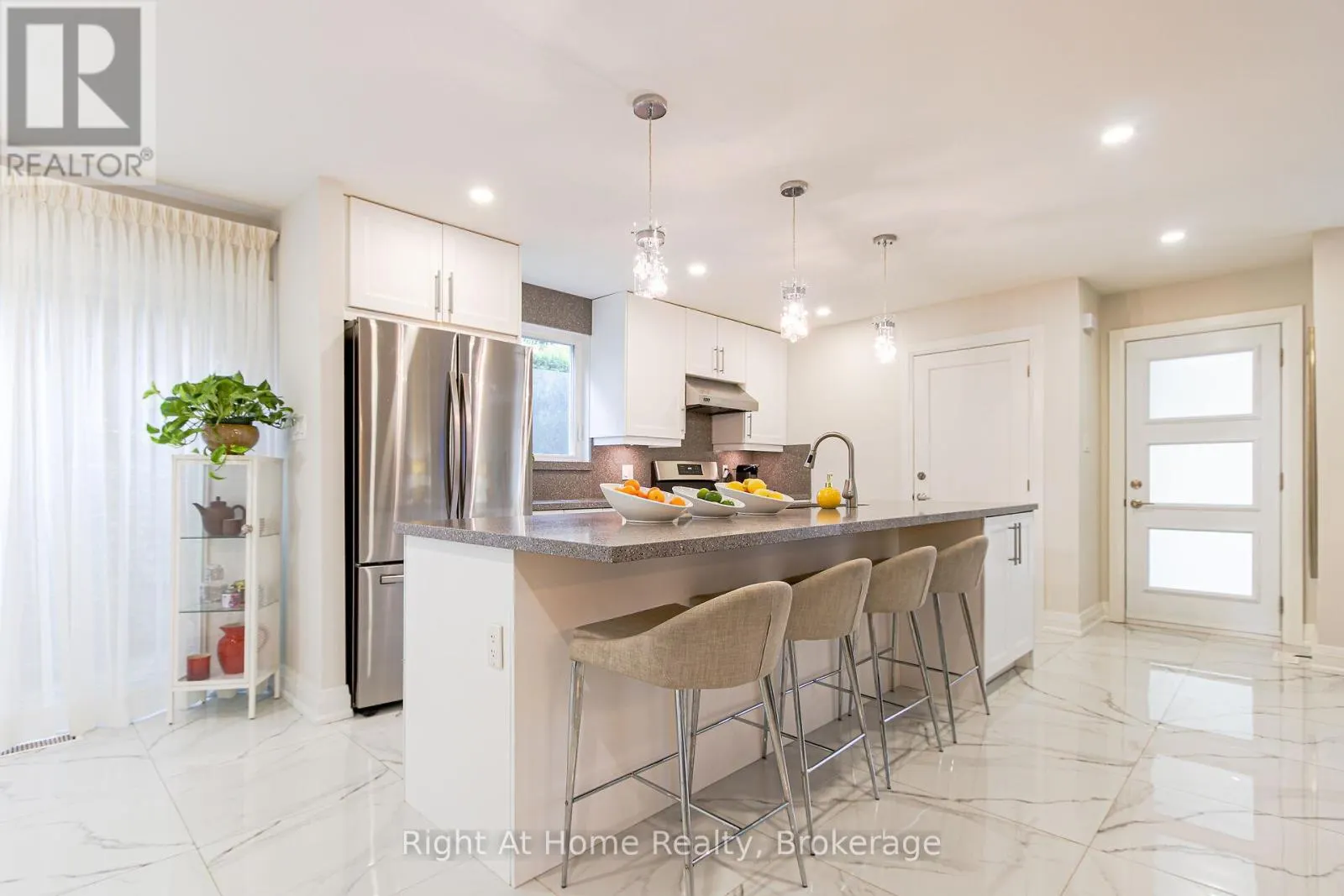 2495 SNOWHILL COURT