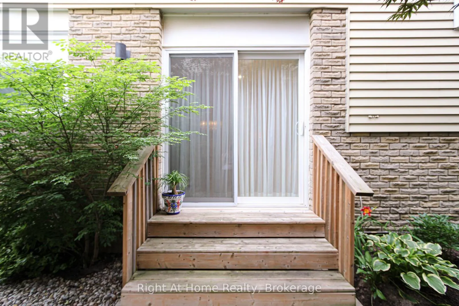 2495 SNOWHILL COURT