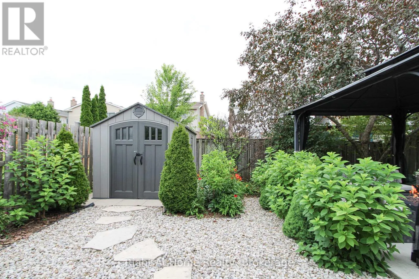 2495 SNOWHILL COURT