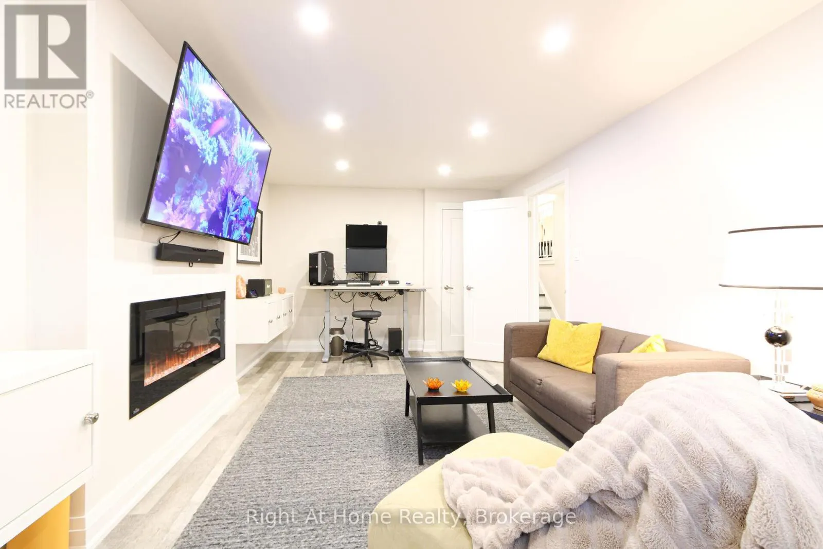 2495 SNOWHILL COURT