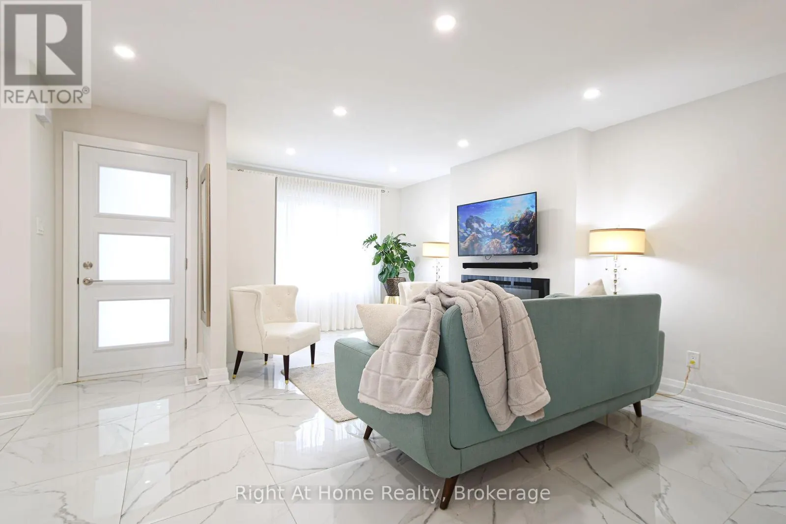 2495 SNOWHILL COURT