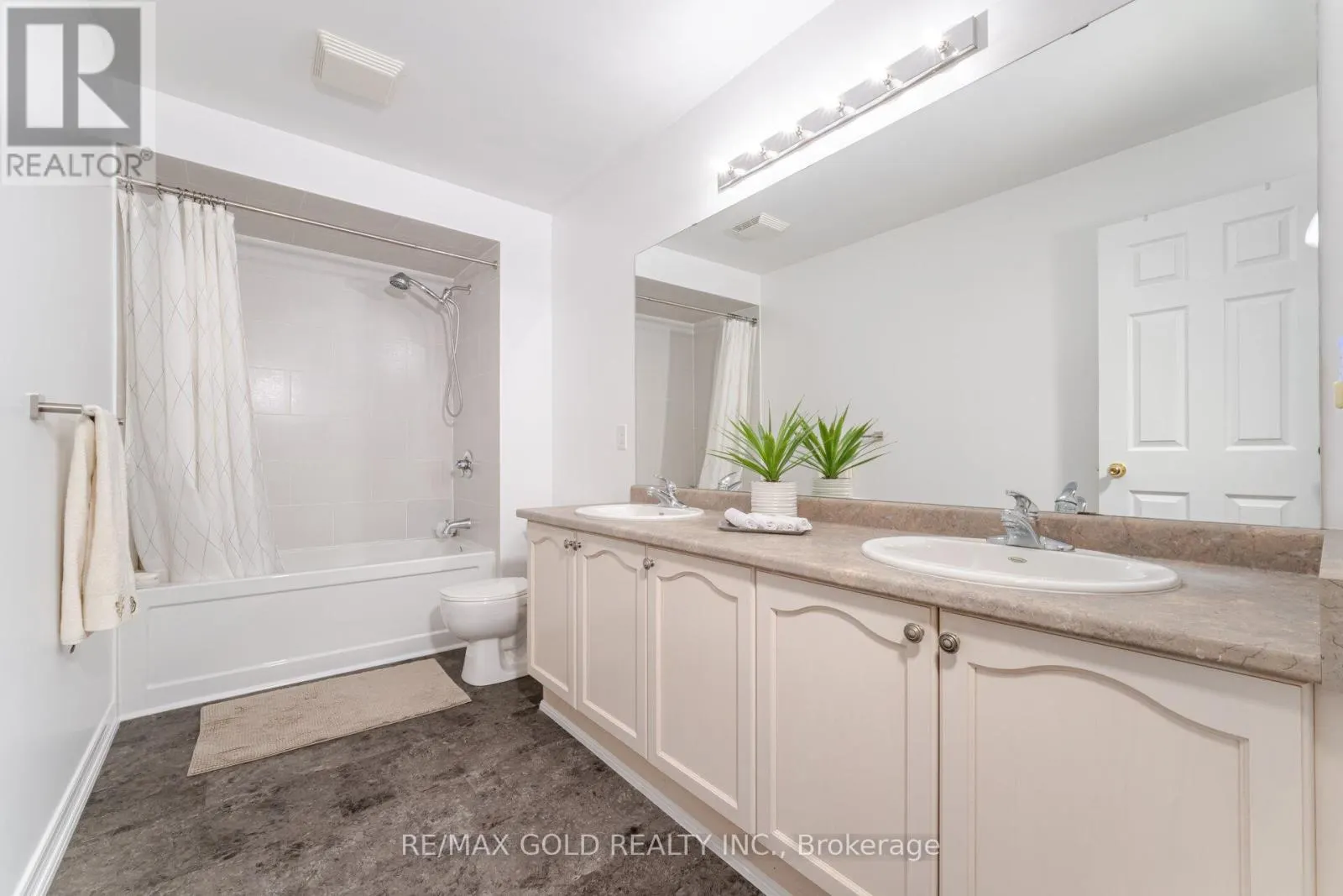 16 LARKBERRY ROAD