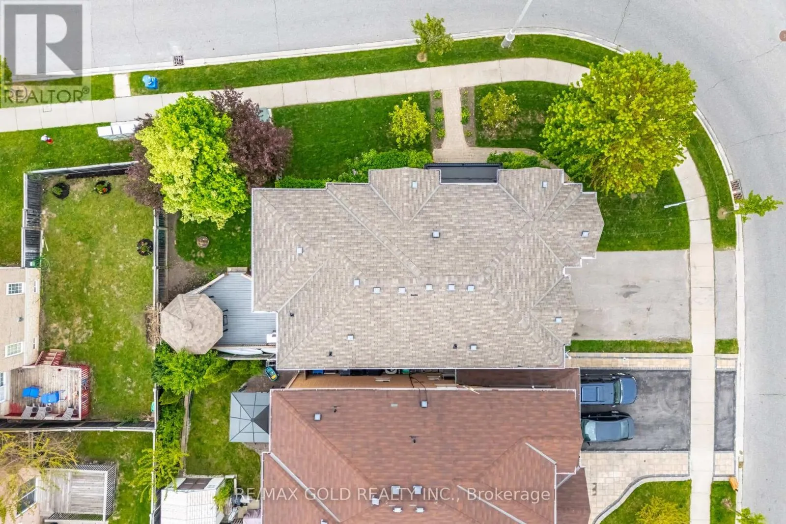 16 LARKBERRY ROAD