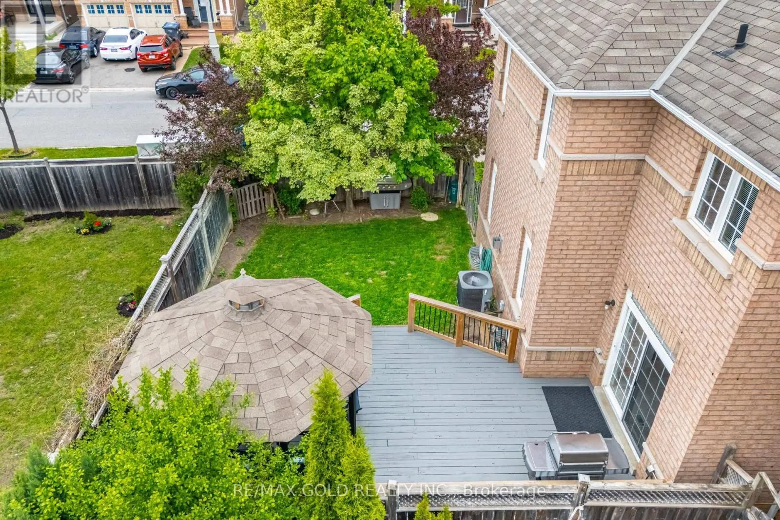 16 LARKBERRY ROAD