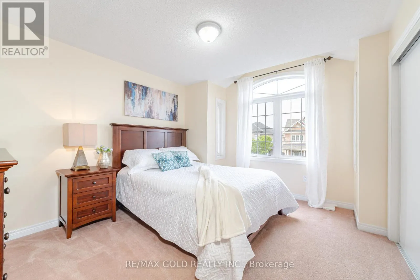 16 LARKBERRY ROAD