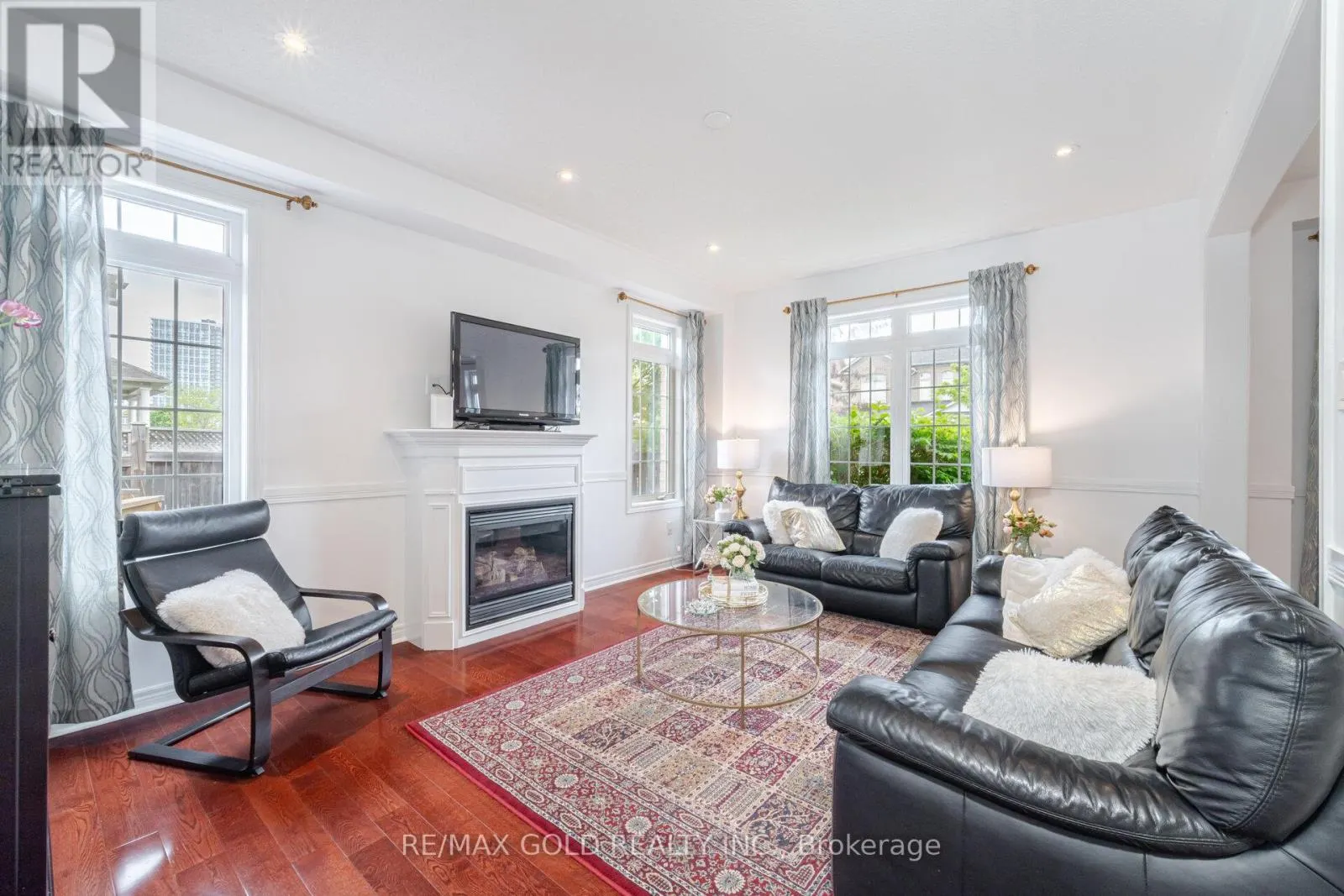 16 LARKBERRY ROAD