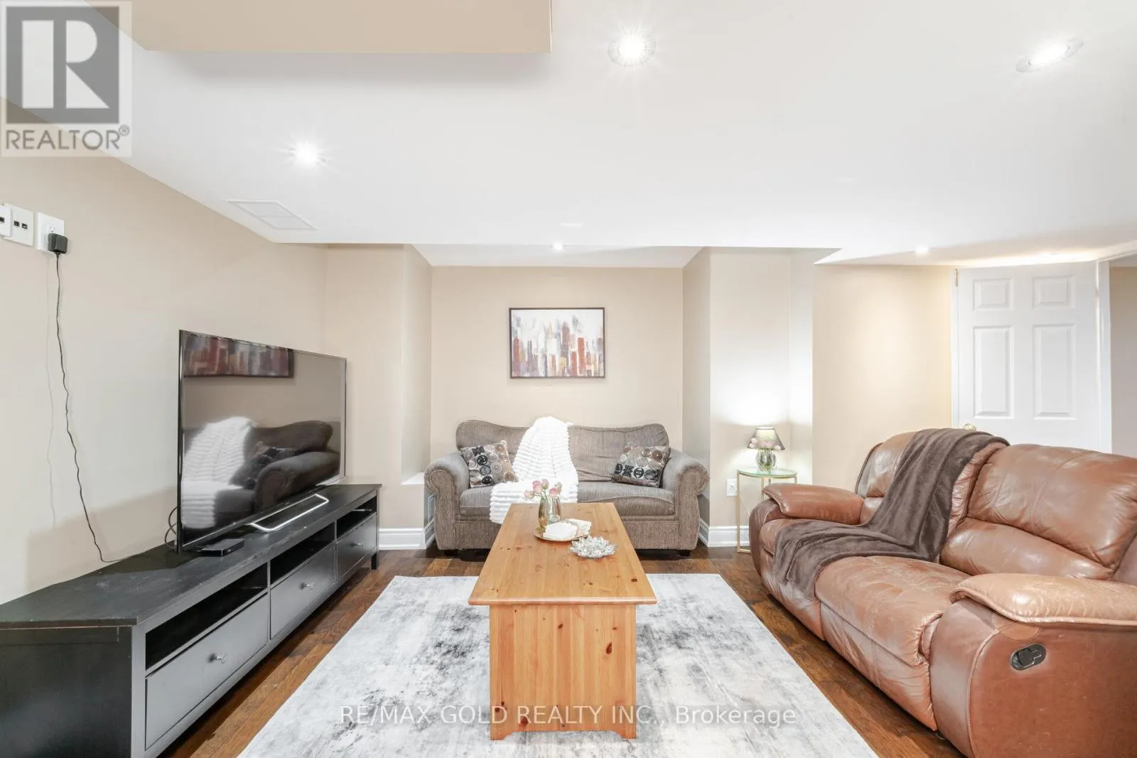 16 LARKBERRY ROAD