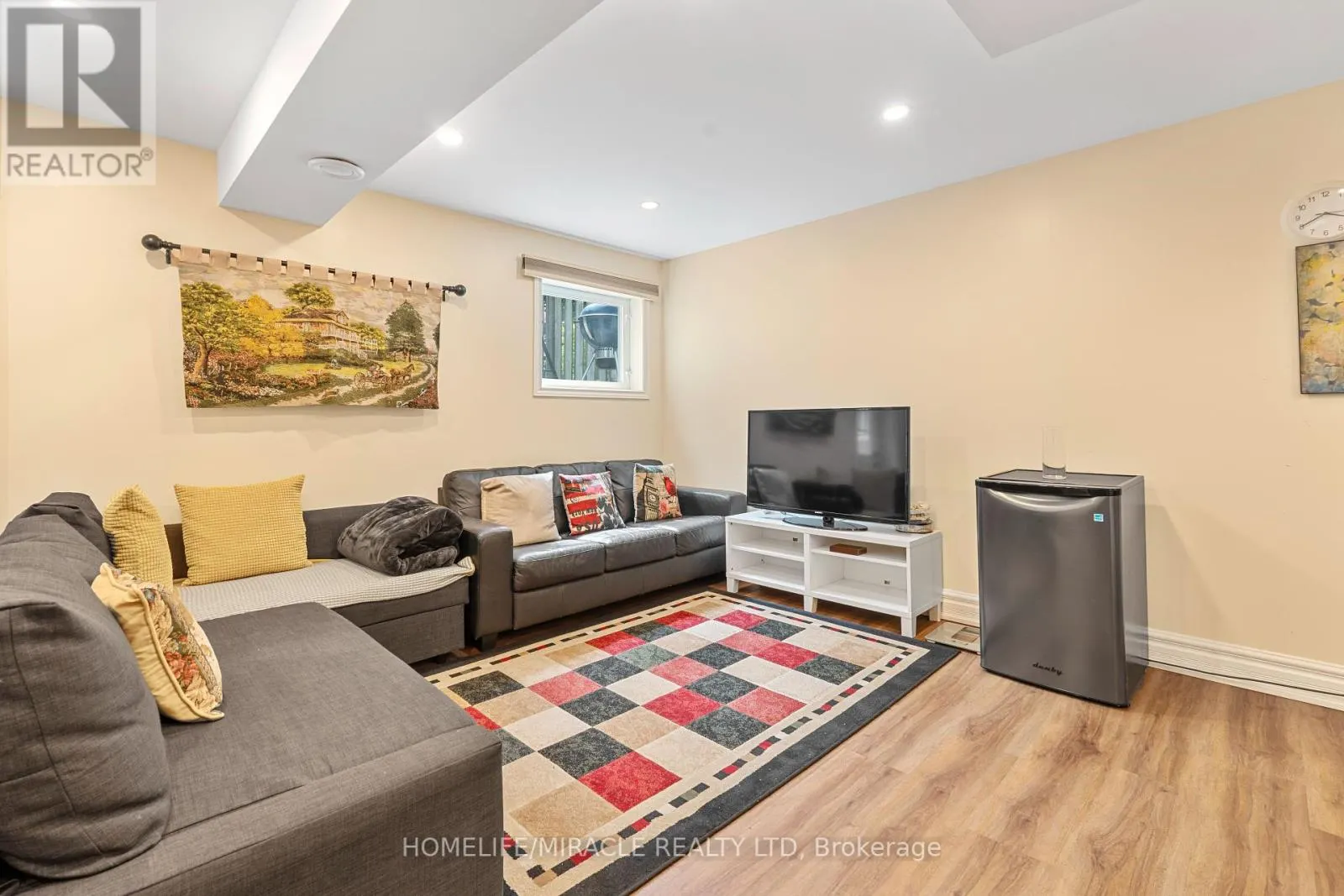 4216 SUNFLOWER DRIVE