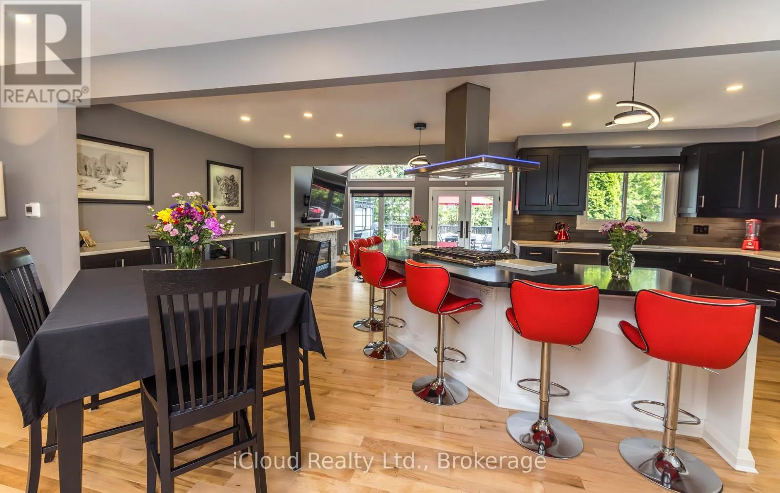 2183 SANDRINGHAM DRIVE